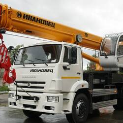 Автокран Ивановец 25 тонн колесный