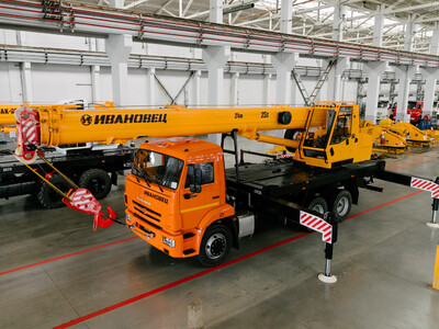 Кран Ивановец на базе Камаз 25 т.